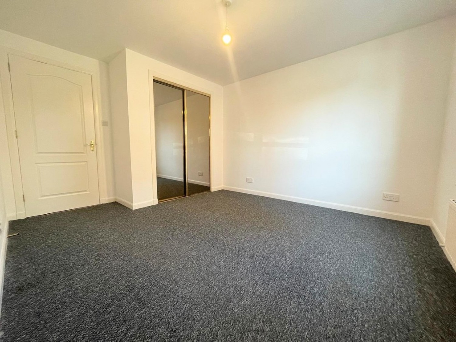 1B Halls Vennal, Ayr, KA8 8DE