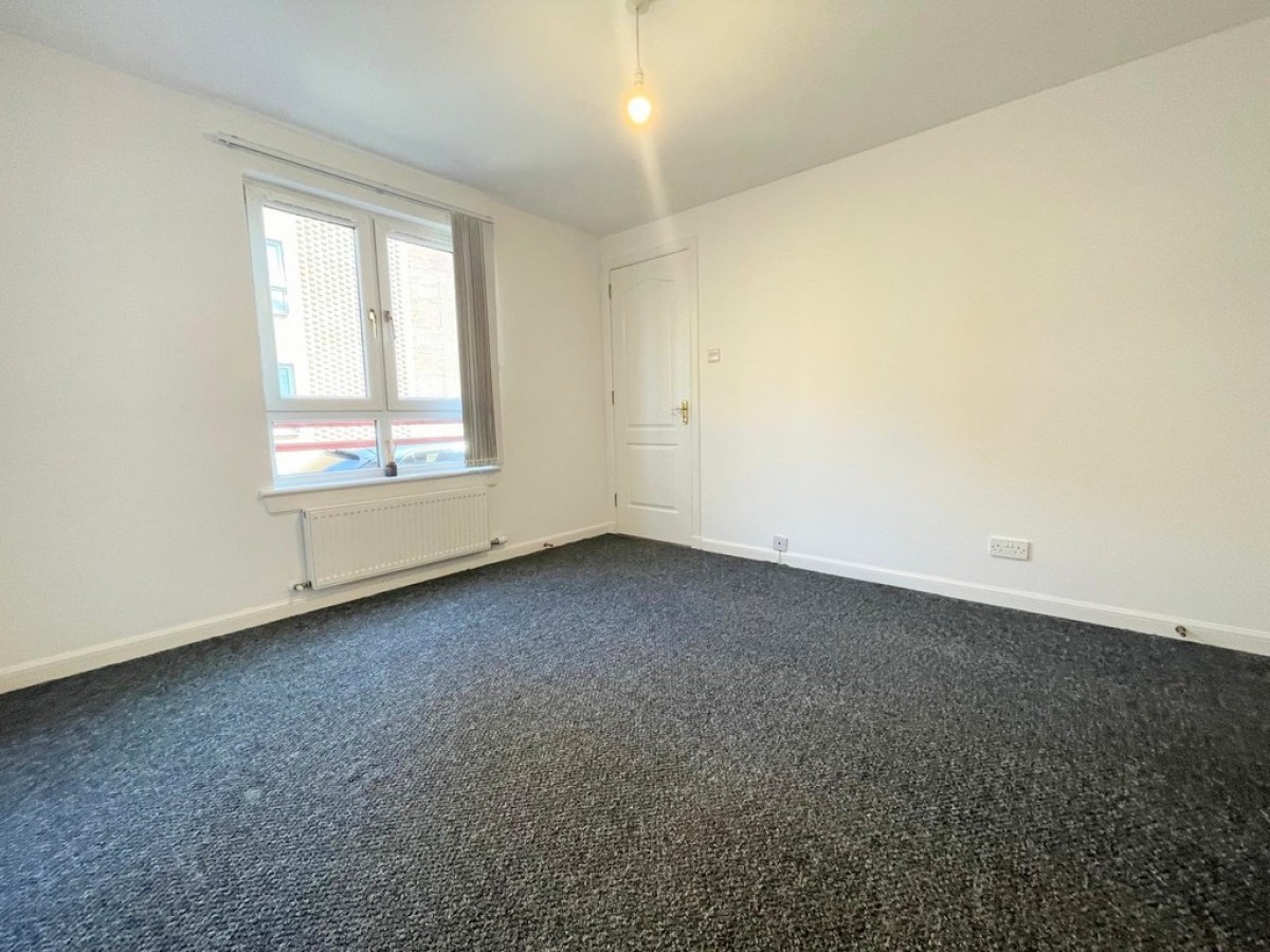 1B Halls Vennal, Ayr, KA8 8DE