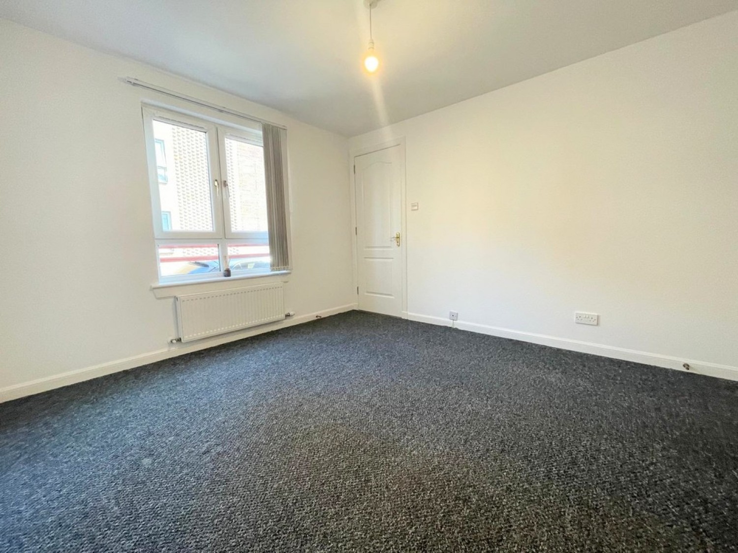 1B Halls Vennal, Ayr, KA8 8DE