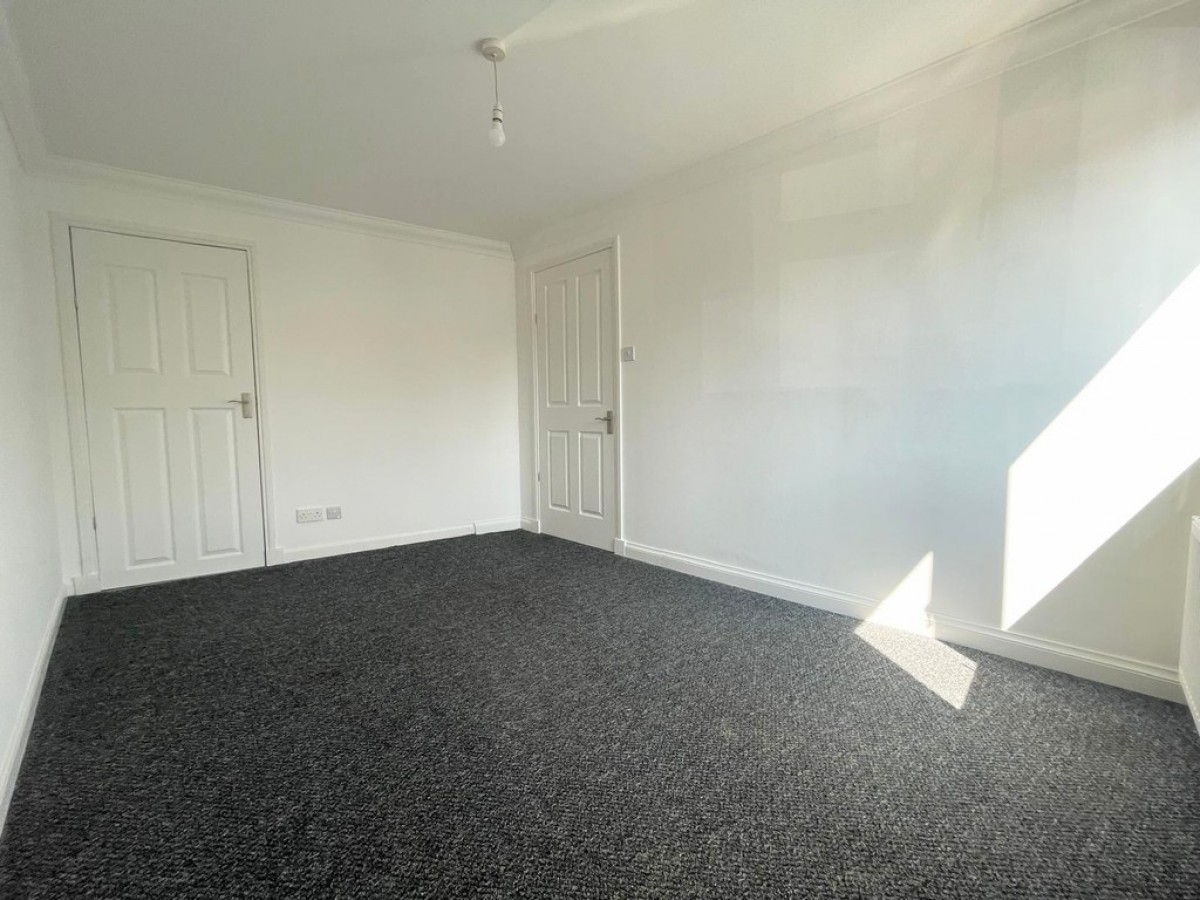 1B Halls Vennal, Ayr, KA8 8DE