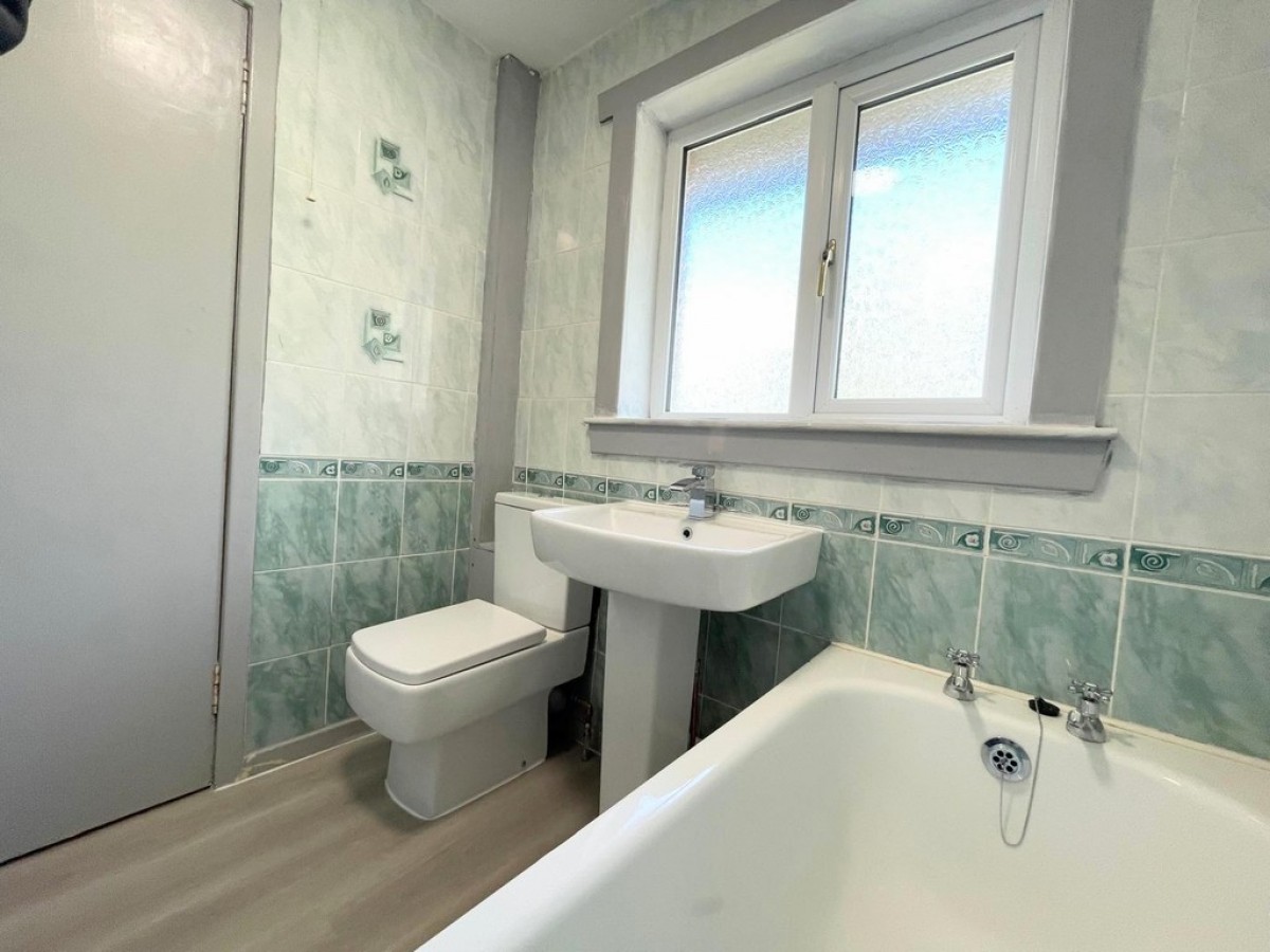 15 Fenwickland Avenue, Ayr, KA7 3QB