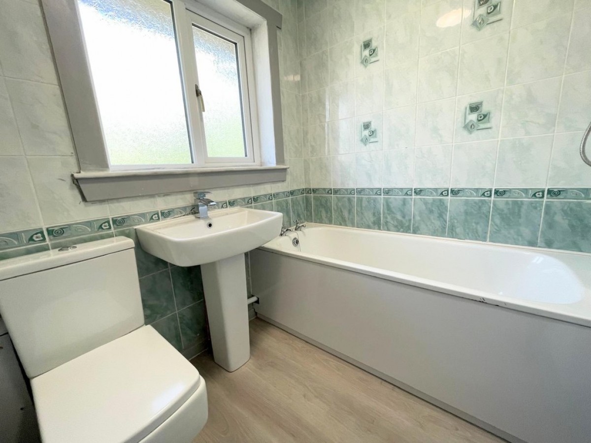 15 Fenwickland Avenue, Ayr, KA7 3QB