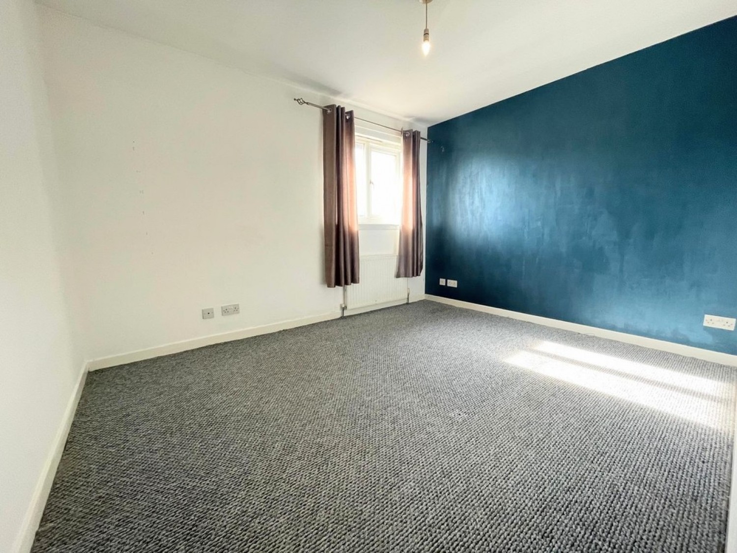 16 Hillside, Catrine, East Ayrshire, KA5 6QE