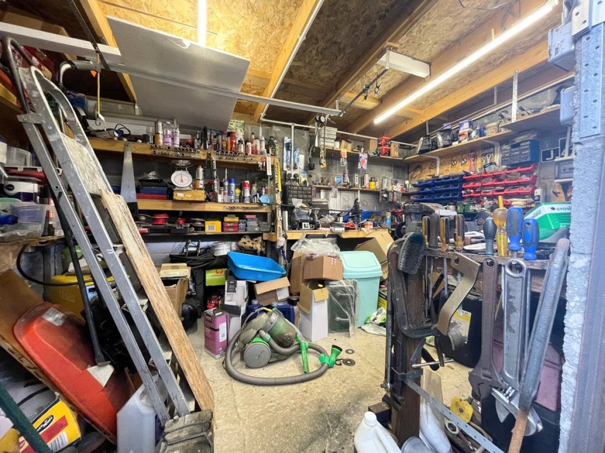 Pawprints, Robert Burns Avenue, Drongan, Ayr, KA6 7DZ