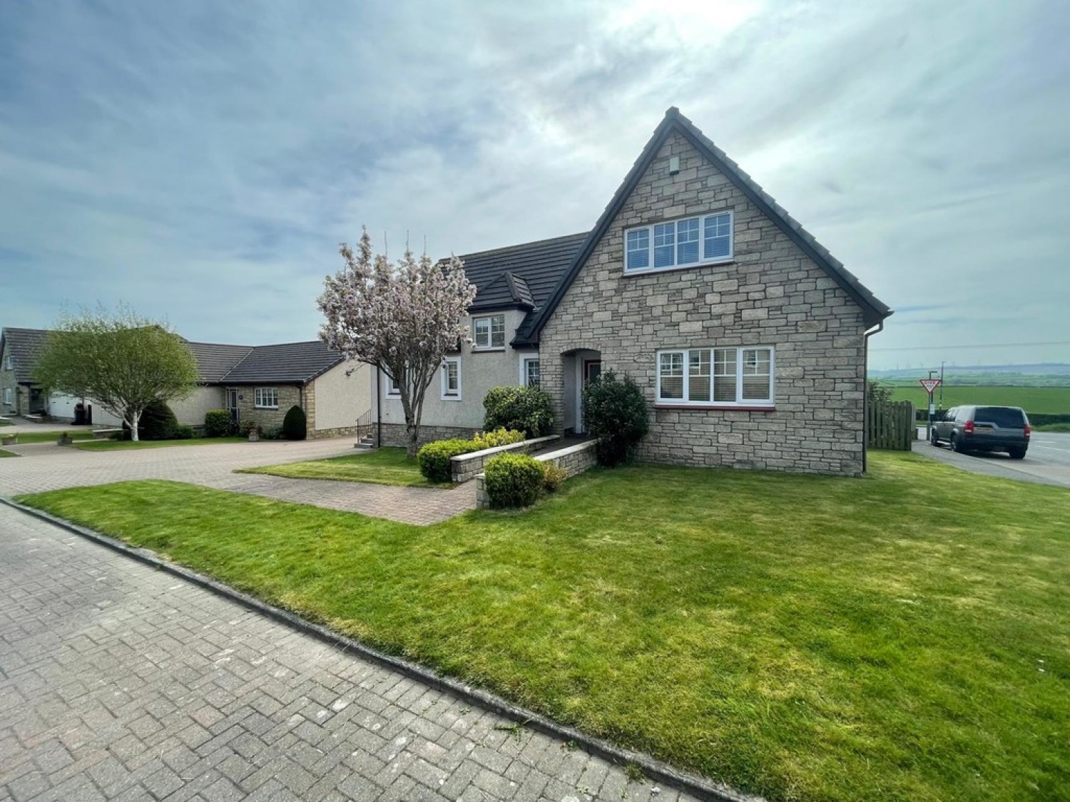 2 Highfield Place, Ochiltree, KA18 2AT