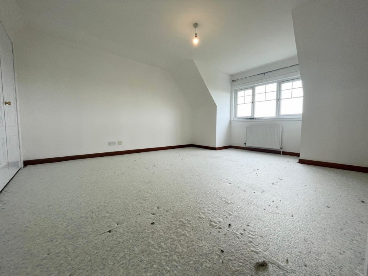 2 Highfield Place, Ochiltree, KA18 2AT