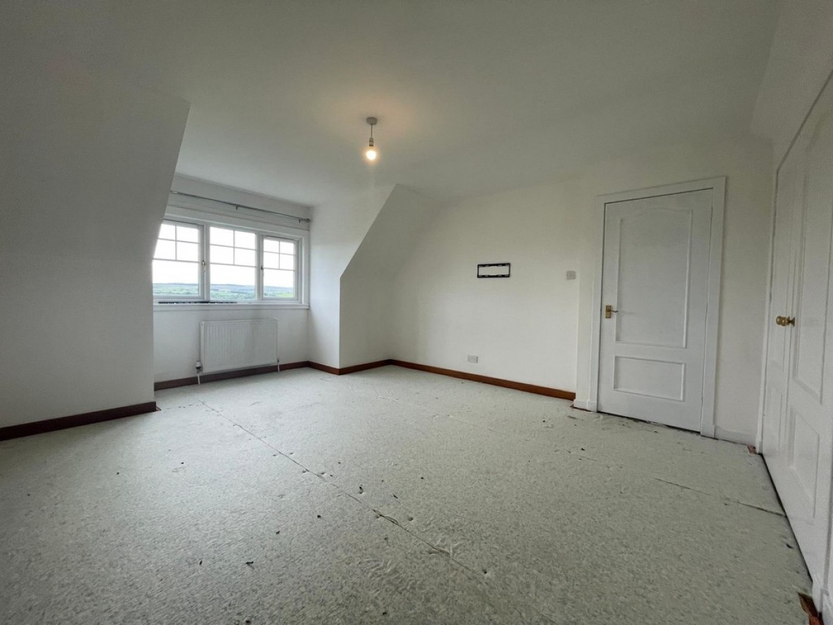 2 Highfield Place, Ochiltree, KA18 2AT