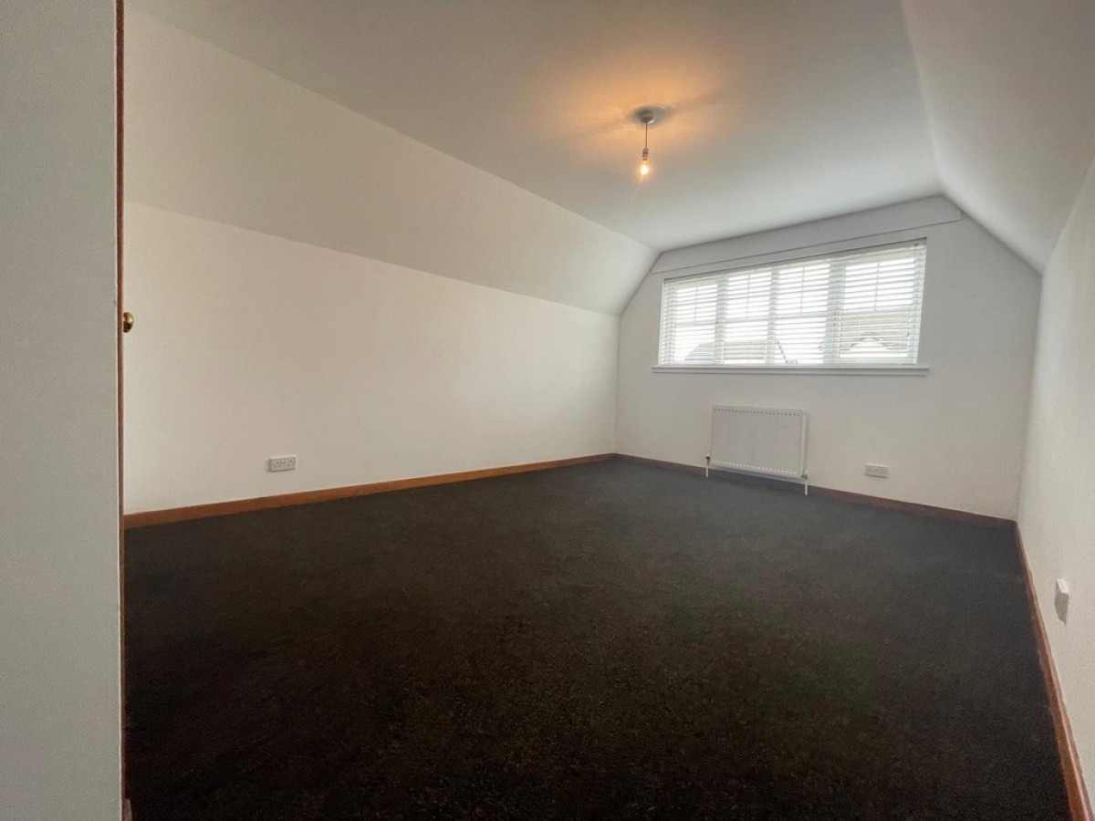 2 Highfield Place, Ochiltree, KA18 2AT
