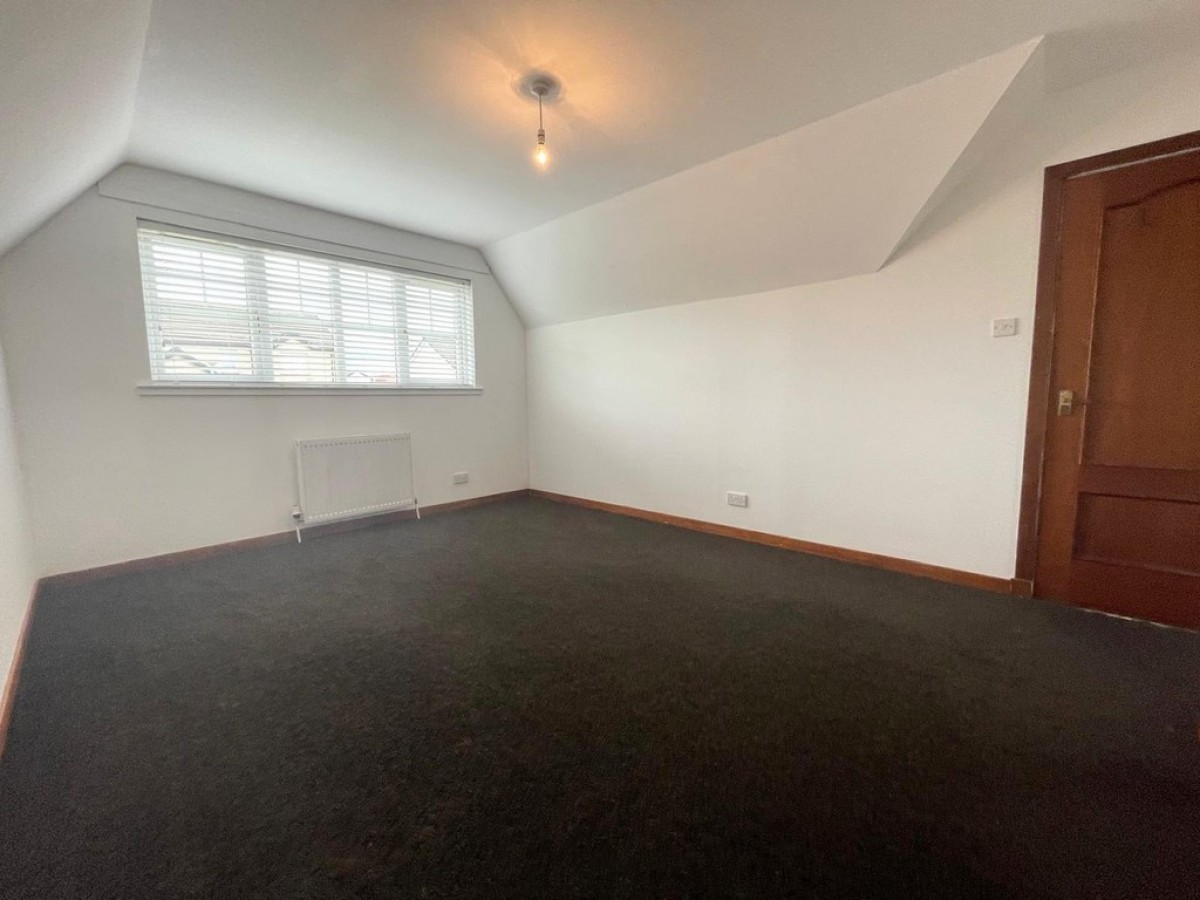 2 Highfield Place, Ochiltree, KA18 2AT