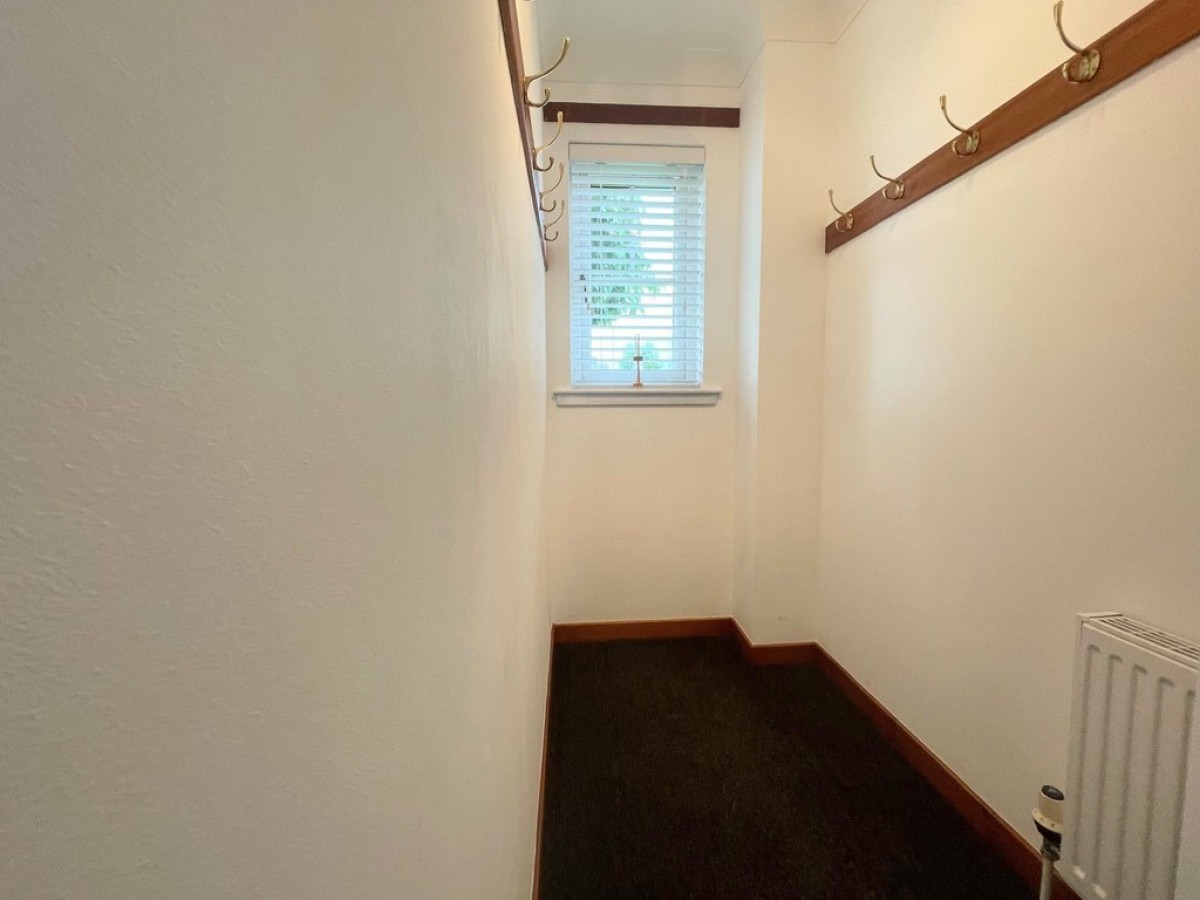 2 Highfield Place, Ochiltree, KA18 2AT