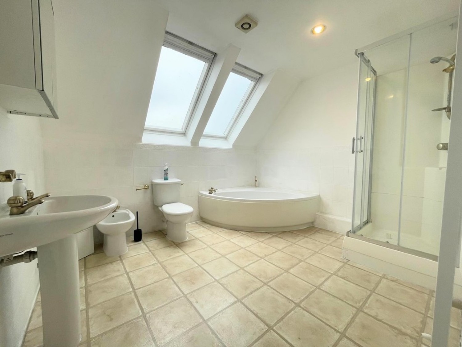 2 Highfield Place, Ochiltree, KA18 2AT