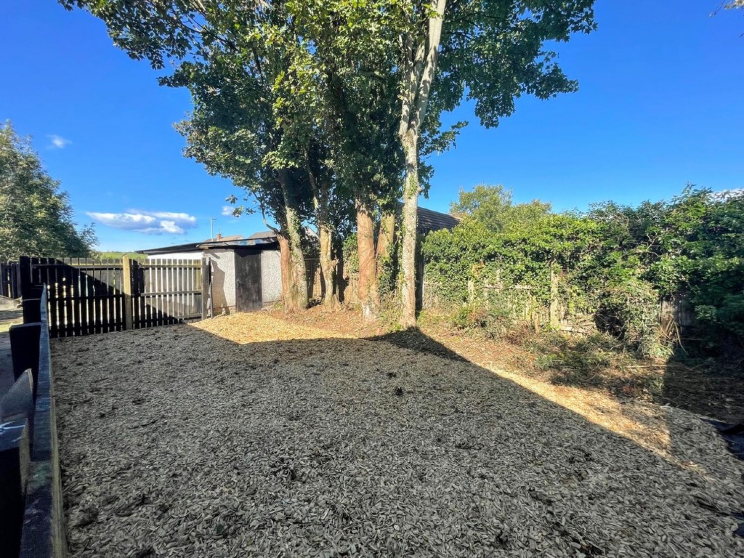 4 bedroom Bungalow in Doonbank Cottage,Cedar Terrace, Dalrymple, Ayr, KA6 6DT