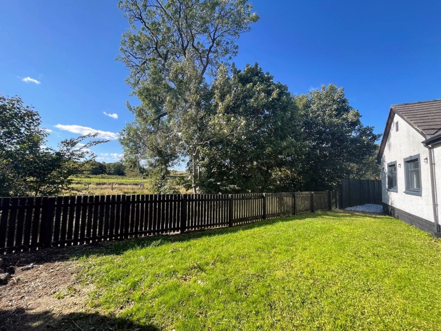 4 bedroom Bungalow in Doonbank Cottage,Cedar Terrace, Dalrymple, Ayr, KA6 6DT