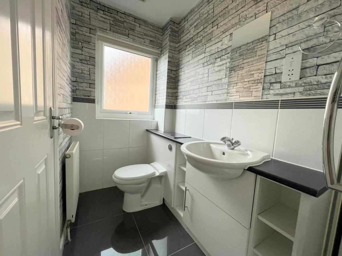 6 Wellington Gardens, Crookedholm, Kilmarnock, KA3 6NE