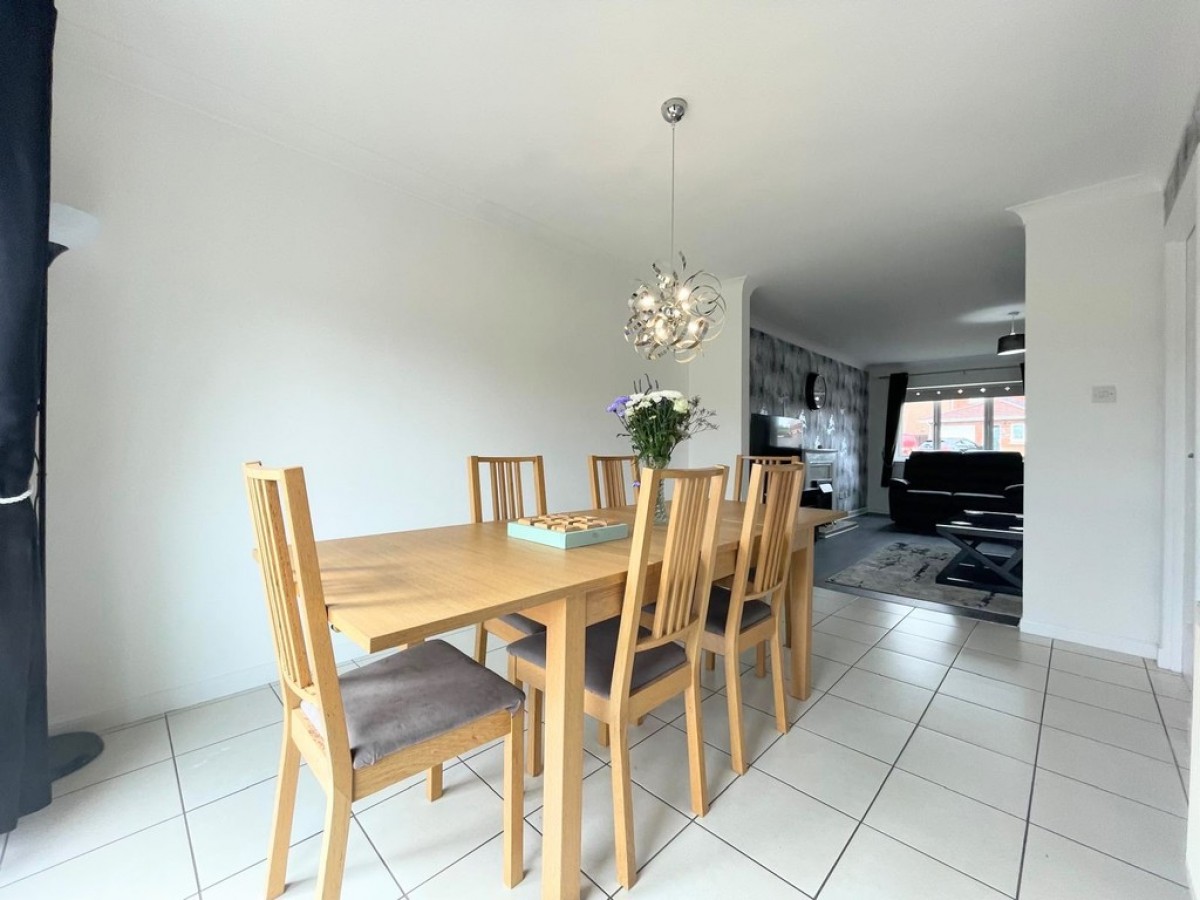 6 Wellington Gardens, Crookedholm, Kilmarnock, KA3 6NE