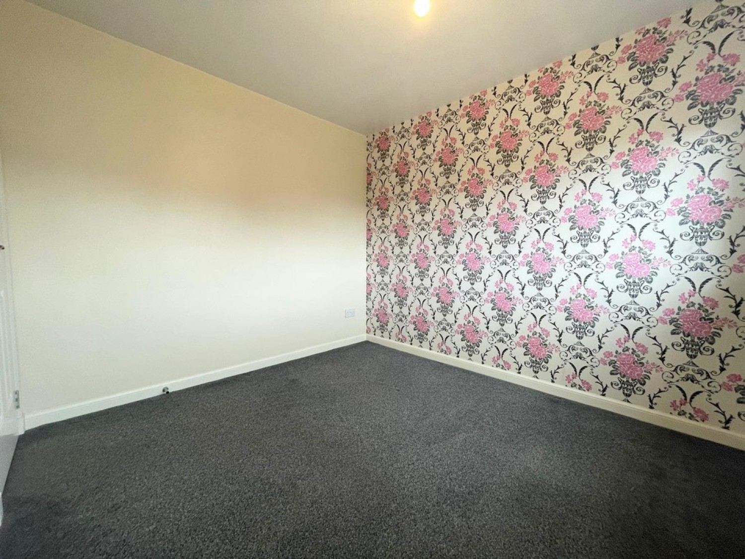 6 Wellington Gardens, Crookedholm, Kilmarnock, KA3 6NE