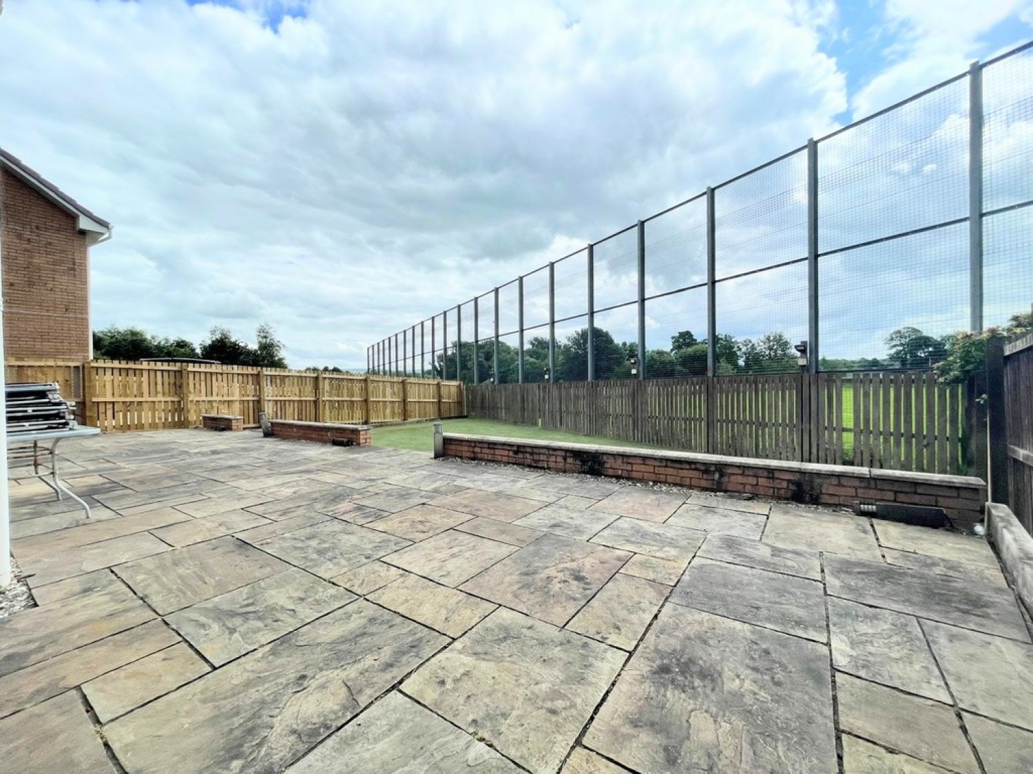 6 Wellington Gardens, Crookedholm, Kilmarnock, KA3 6NE