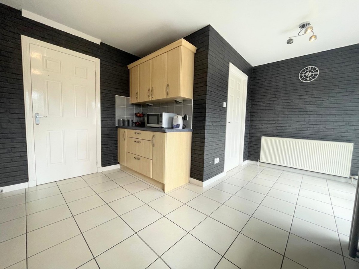 6 Wellington Gardens, Crookedholm, Kilmarnock, KA3 6NE