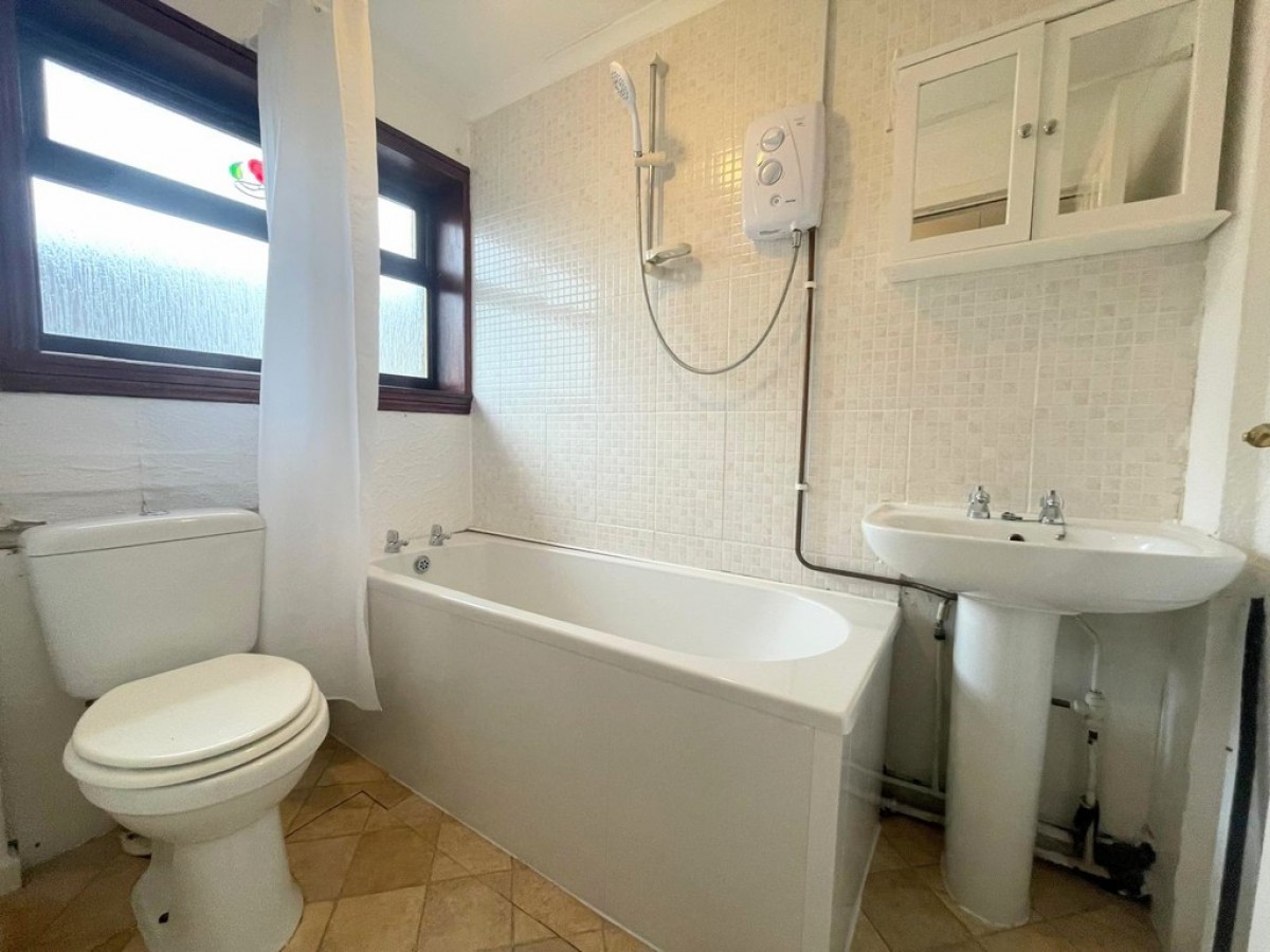 27 Glenramskill Avenue, Cumnock, KA18 1HU