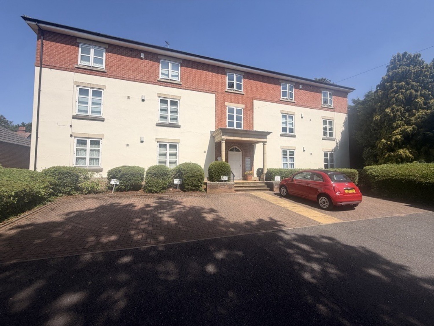 2 bedroom Flat for Letting Wheeldon Manor, Wheeldon Avenue