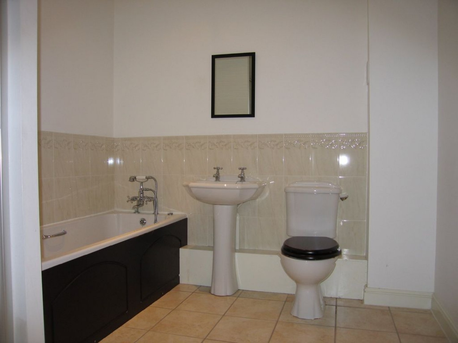 2 bedroom Flat for Letting Wheeldon Manor, Wheeldon Avenue