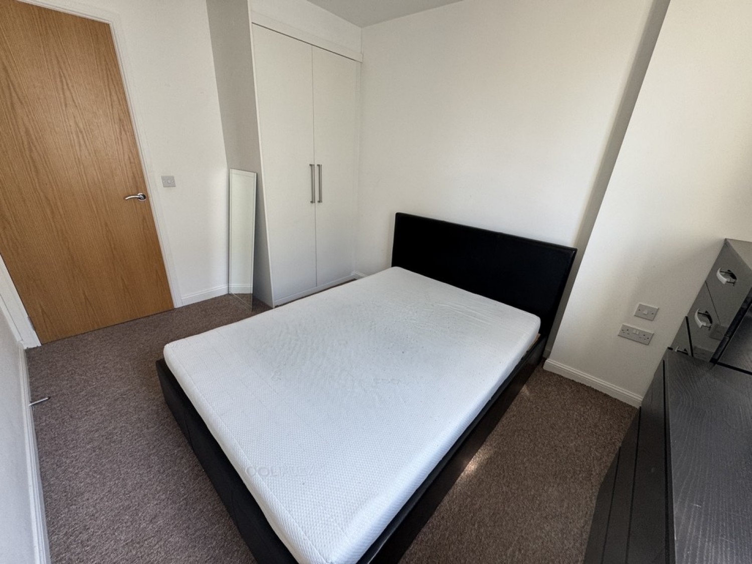 1 bedroom Flat for Letting Cathedral Green, Full Street