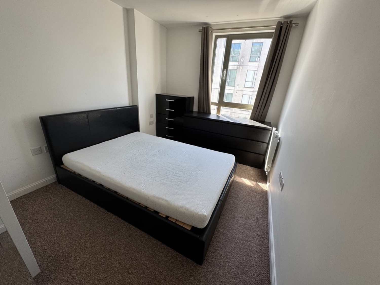 1 bedroom Flat for Letting Cathedral Green, Full Street