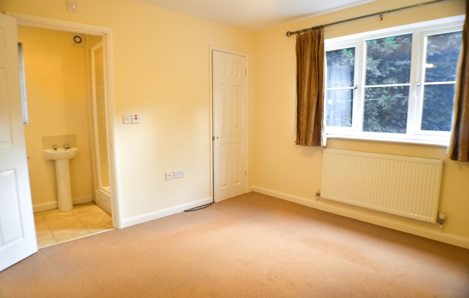 2 bedroom Flat for Letting Bramfield Avenue, Stockbrook