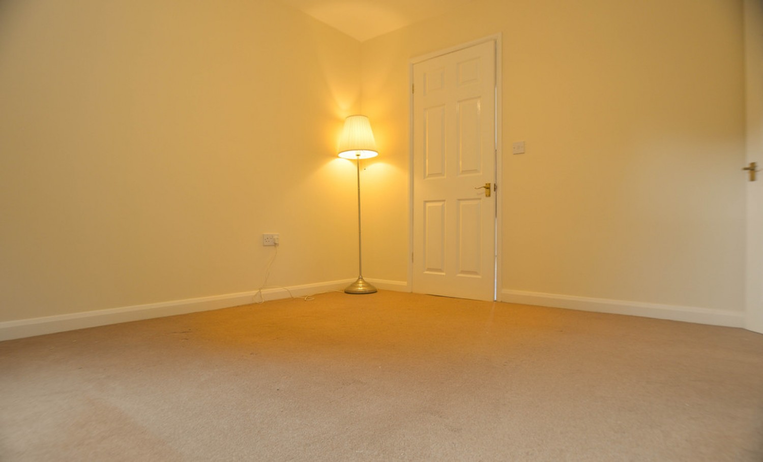 2 bedroom Flat for Letting Bramfield Avenue, Stockbrook