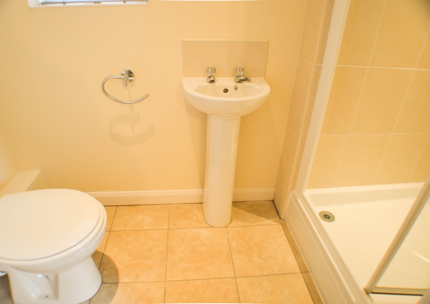 2 bedroom Flat for Letting Bramfield Avenue, Stockbrook