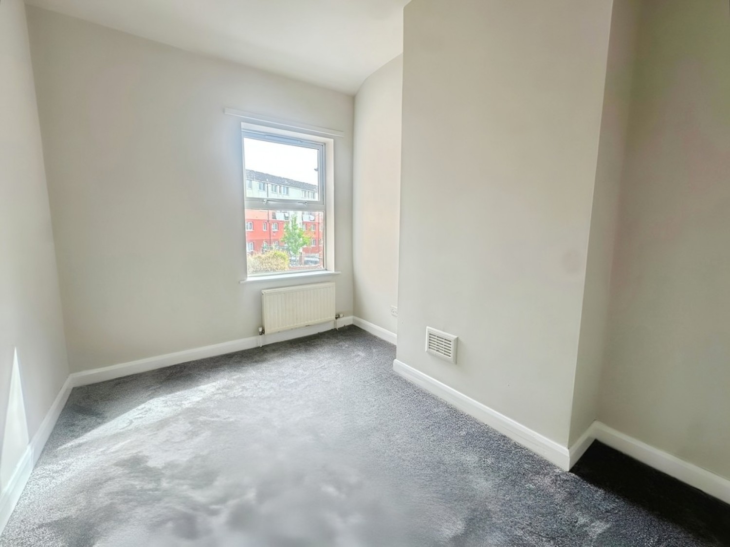 2 bedroom House in Sailsbury Street, Long Eaton