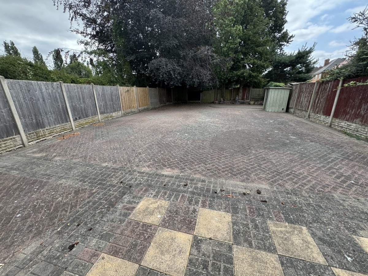 Uppermoor Road
