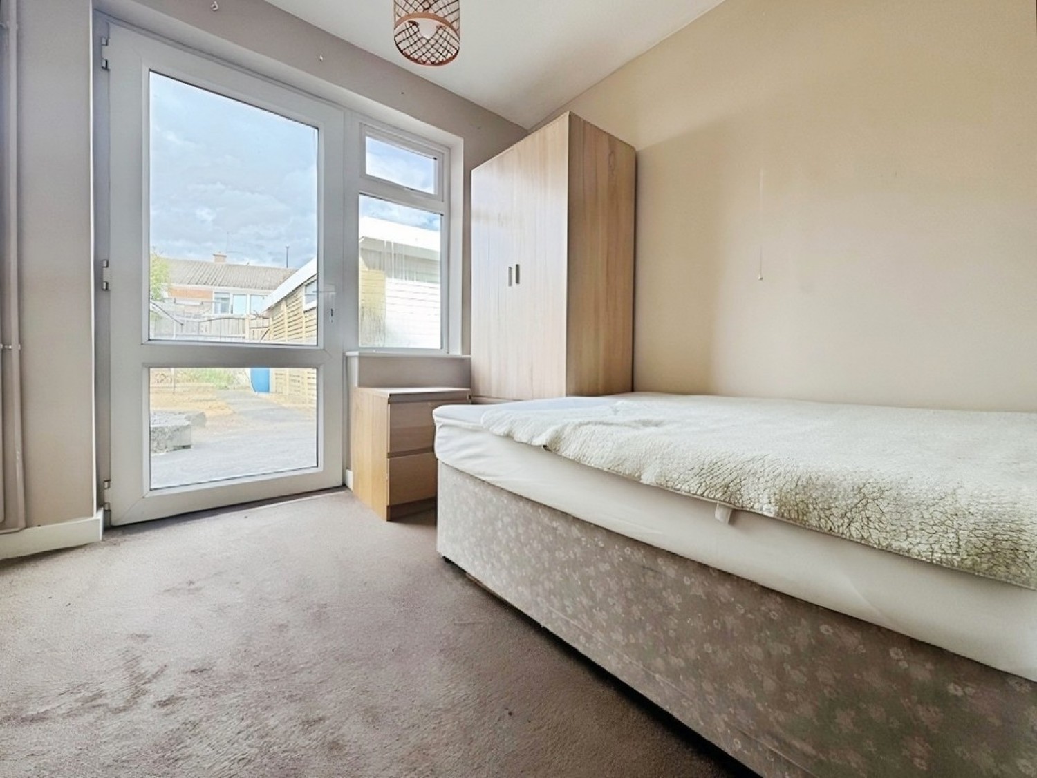 2 bedroom Bungalow in Calvin Close, Alvaston, Derby