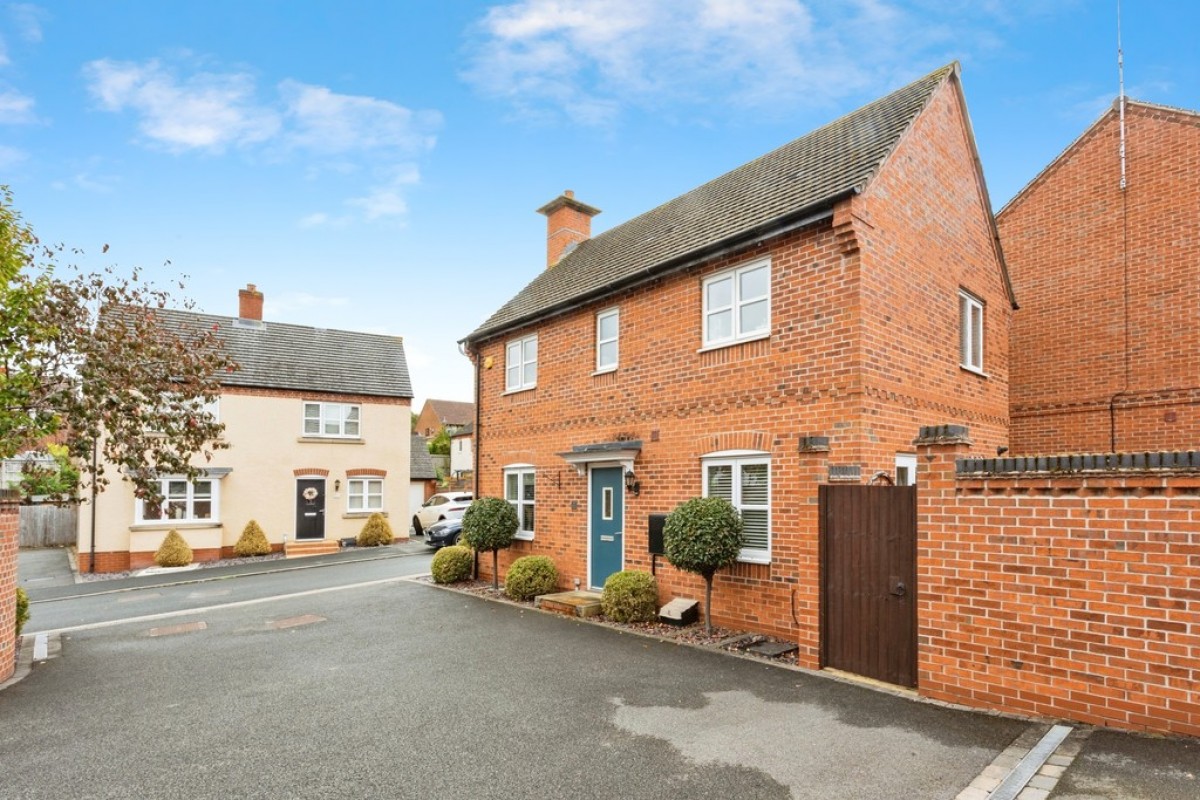 Spitfire Road, Castle Donington