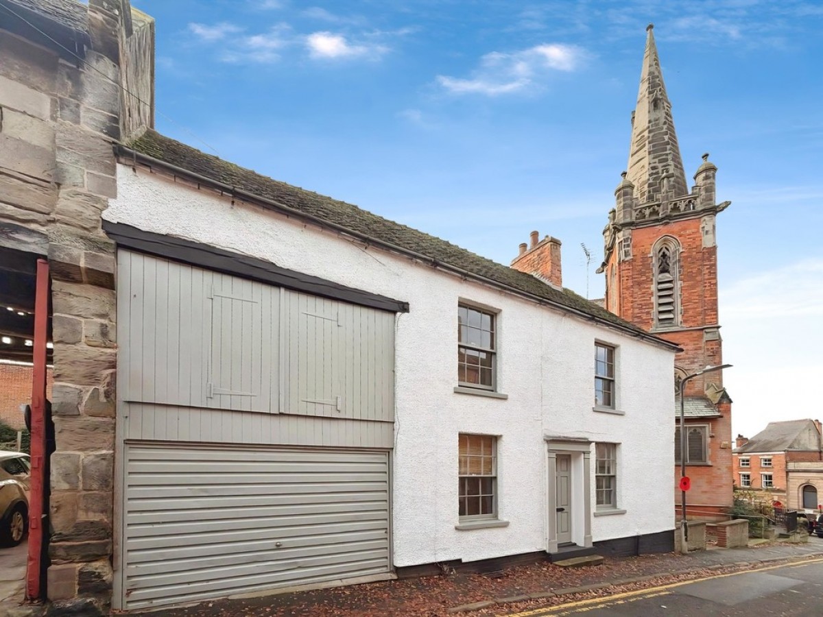 Apiary Gate, Castle Donington
