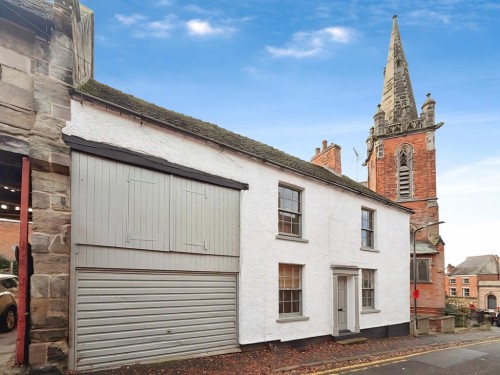 Apiary Gate, Castle Donington