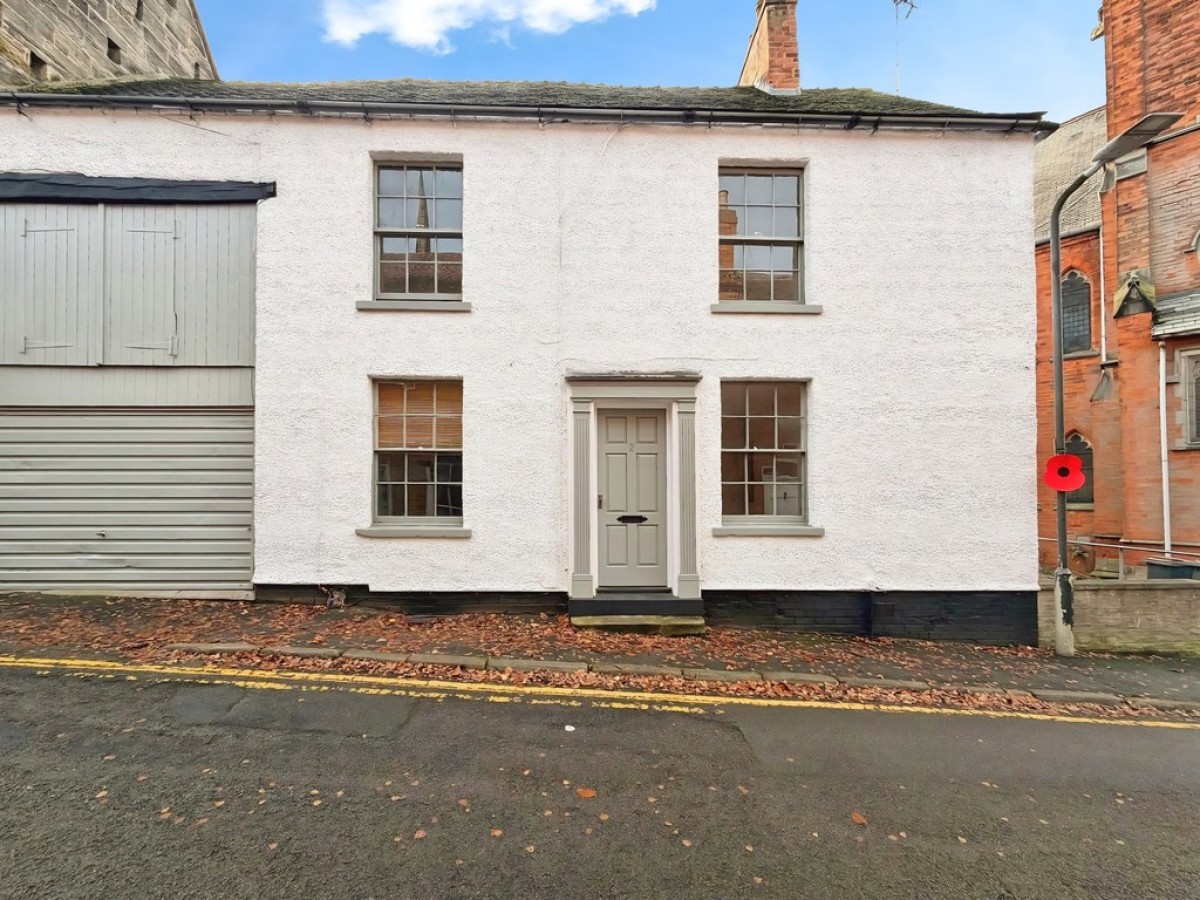 Apiary Gate, Castle Donington