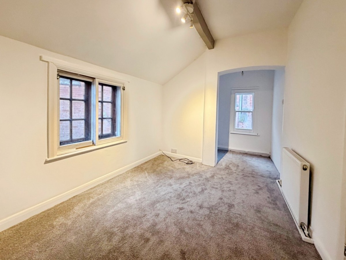 Apiary Gate, Castle Donington