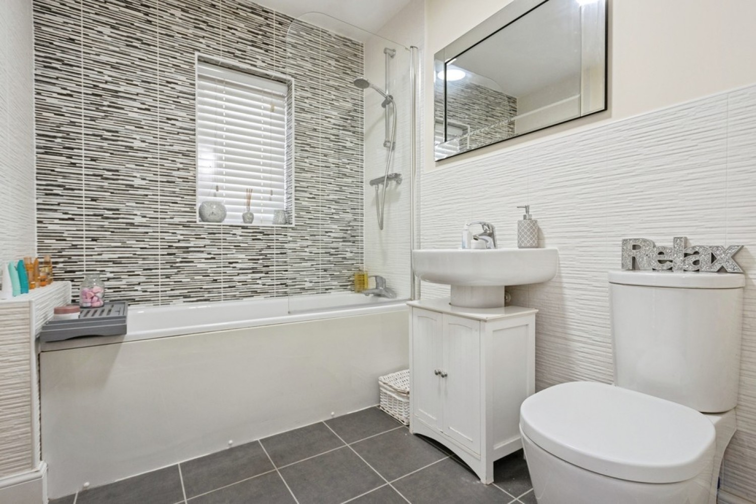 4 bedroom House in Spitfire Road, Castle Donington, Derby