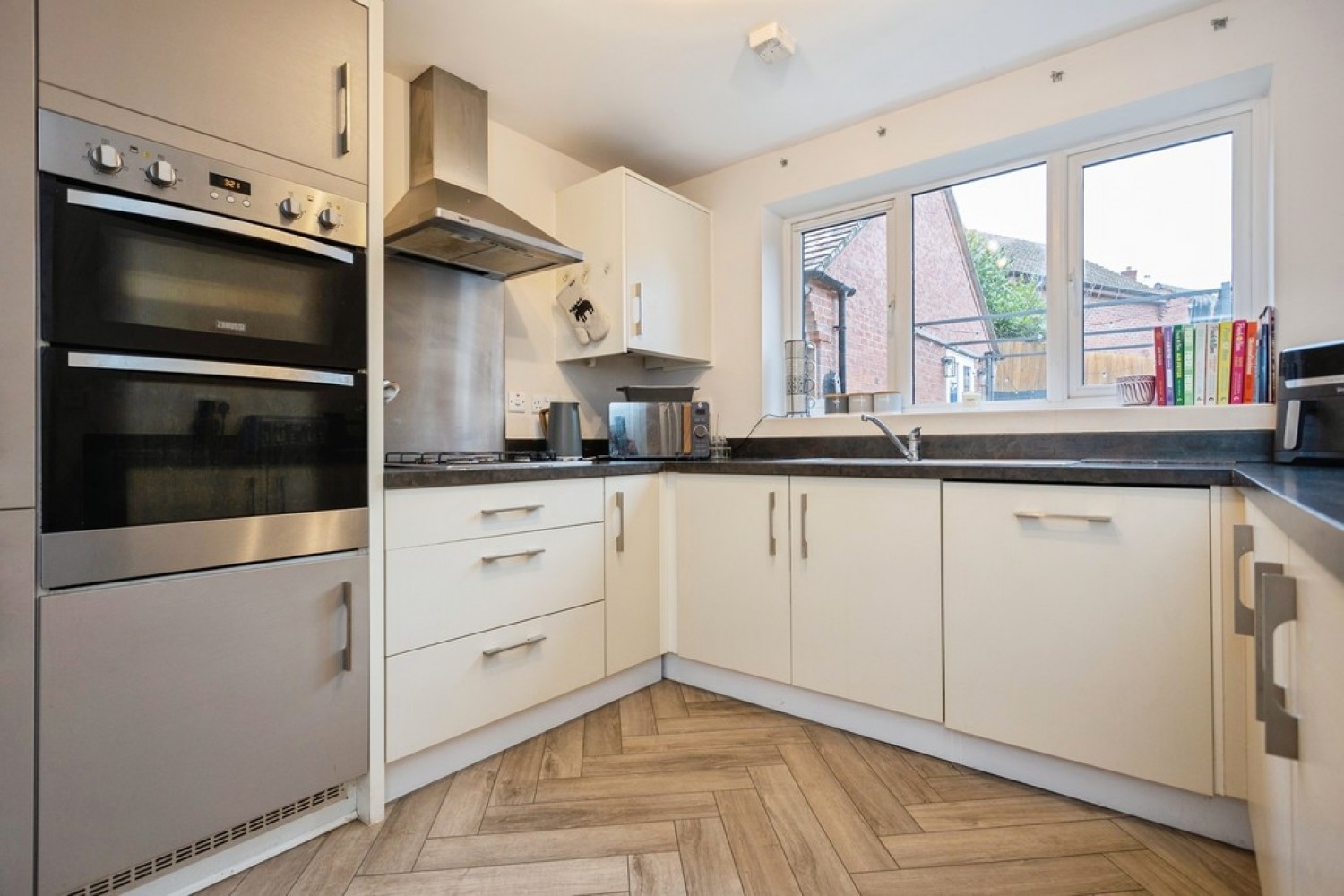 4 bedroom House in Spitfire Road, Castle Donington, Derby