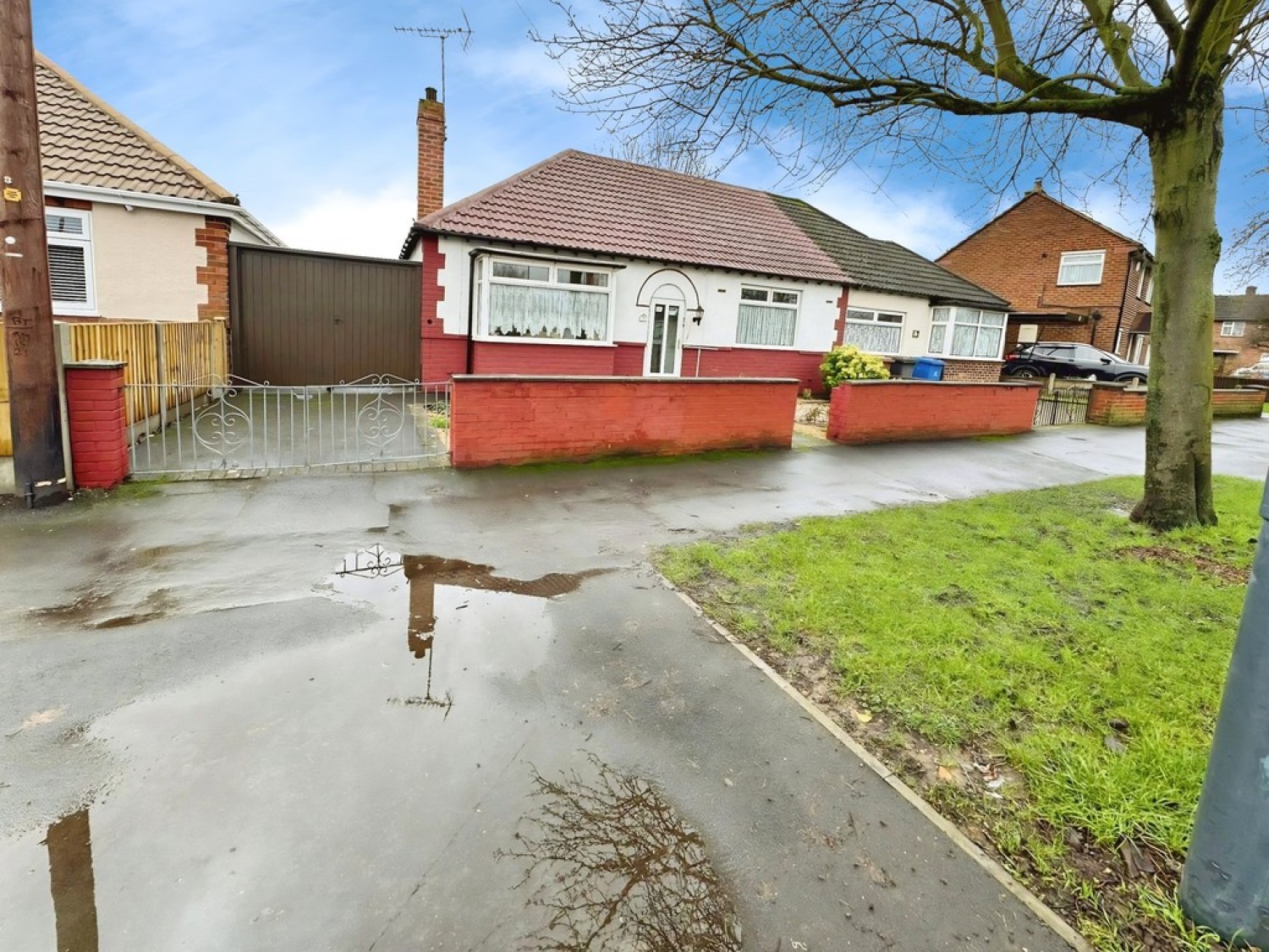 2 bedroom Bungalow for Sale Alvaston, Derby, Derbyshire