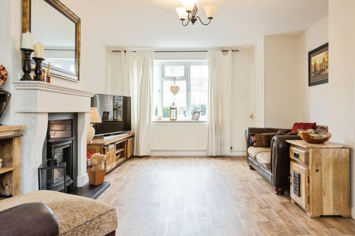 Haulton Drive , Castle Donington