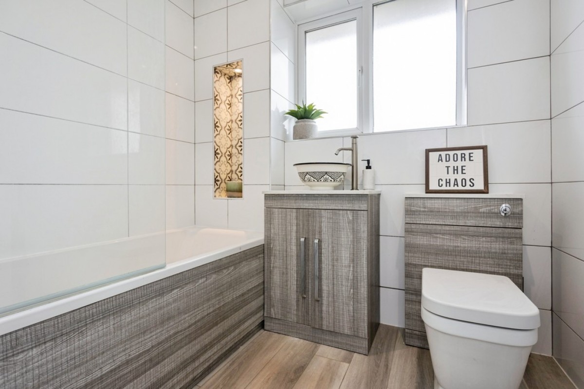 Haulton Drive , Castle Donington