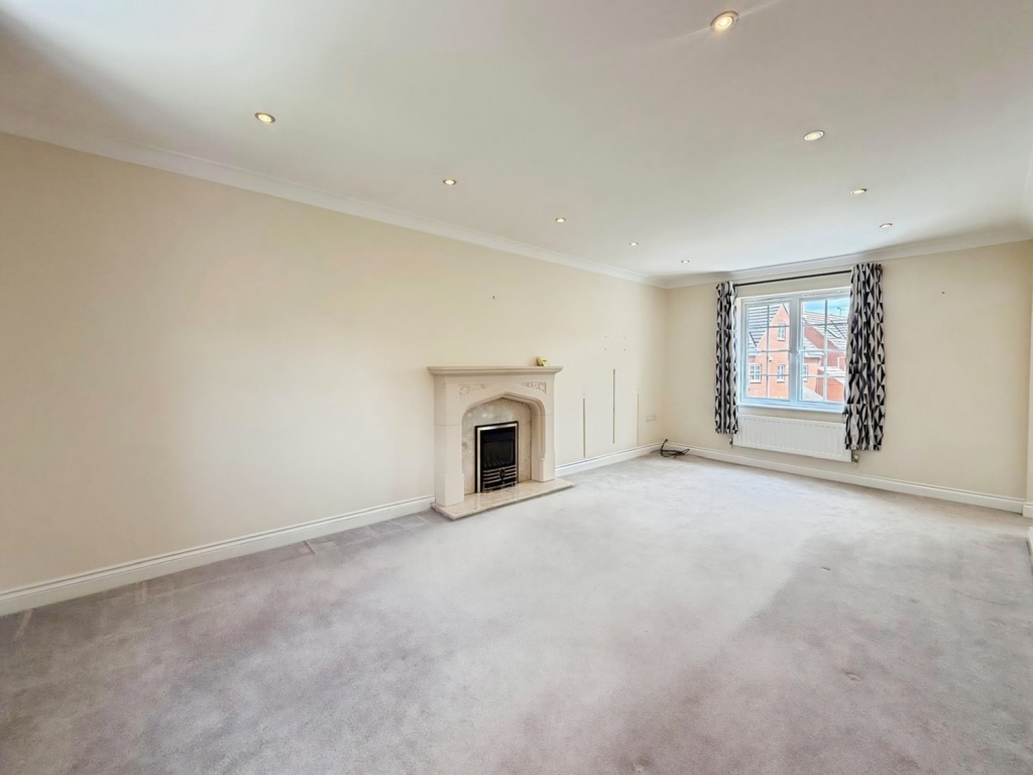 5 bedroom House for Letting Derbyshire Drive, Castle Donington