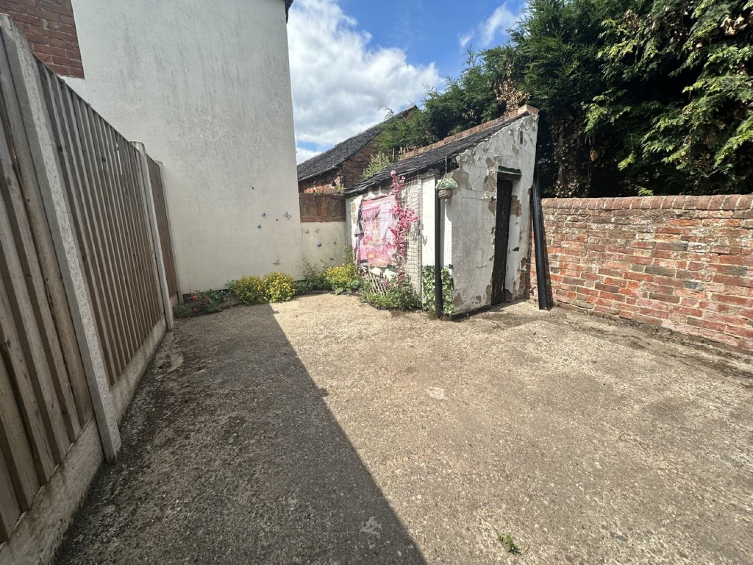2 bedroom House for Sale High Street, Castle Donington