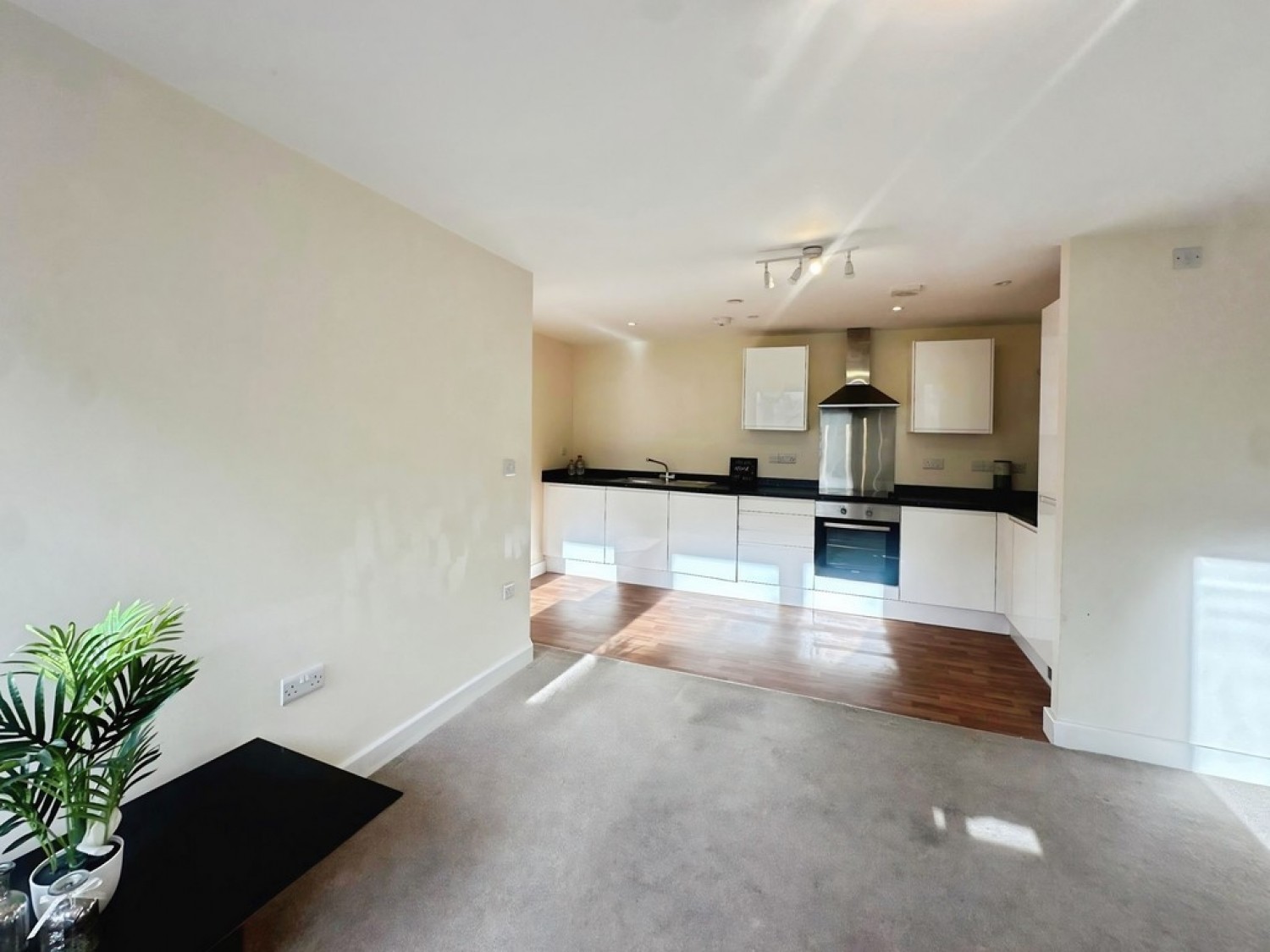 2 bedroom Flat for Sale Derby, Derbyshire, United Kingdom