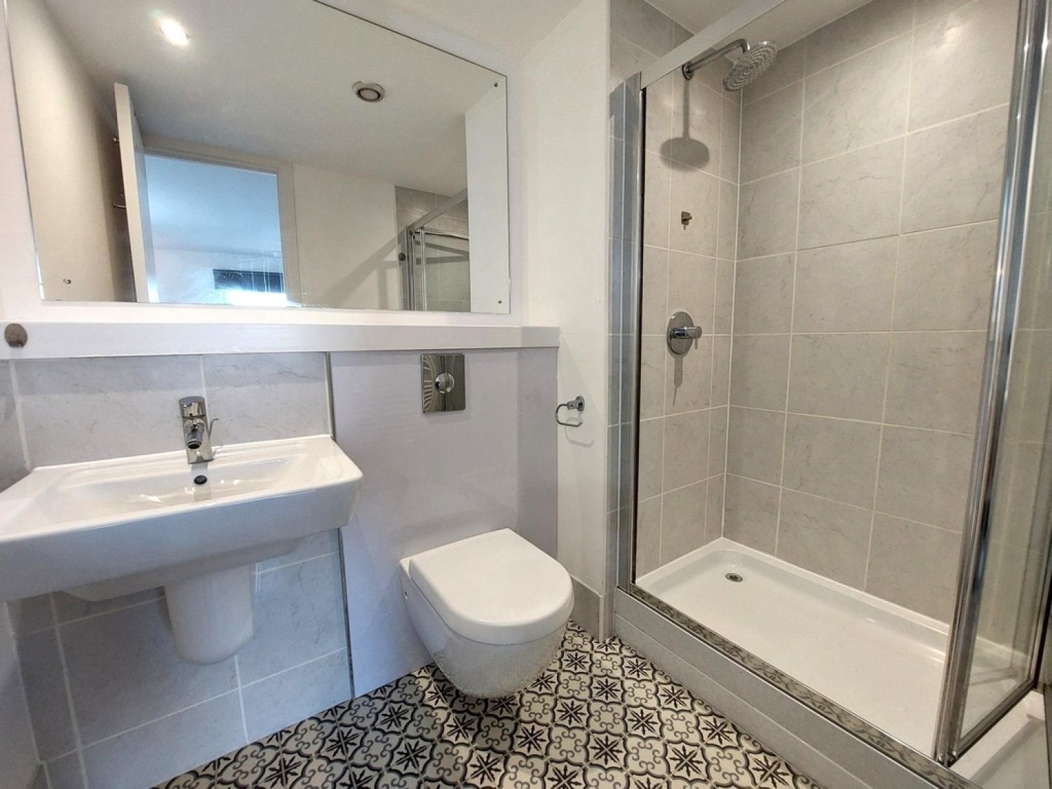 2 bedroom Flat in Cedar Court, The Radius, Prestwich