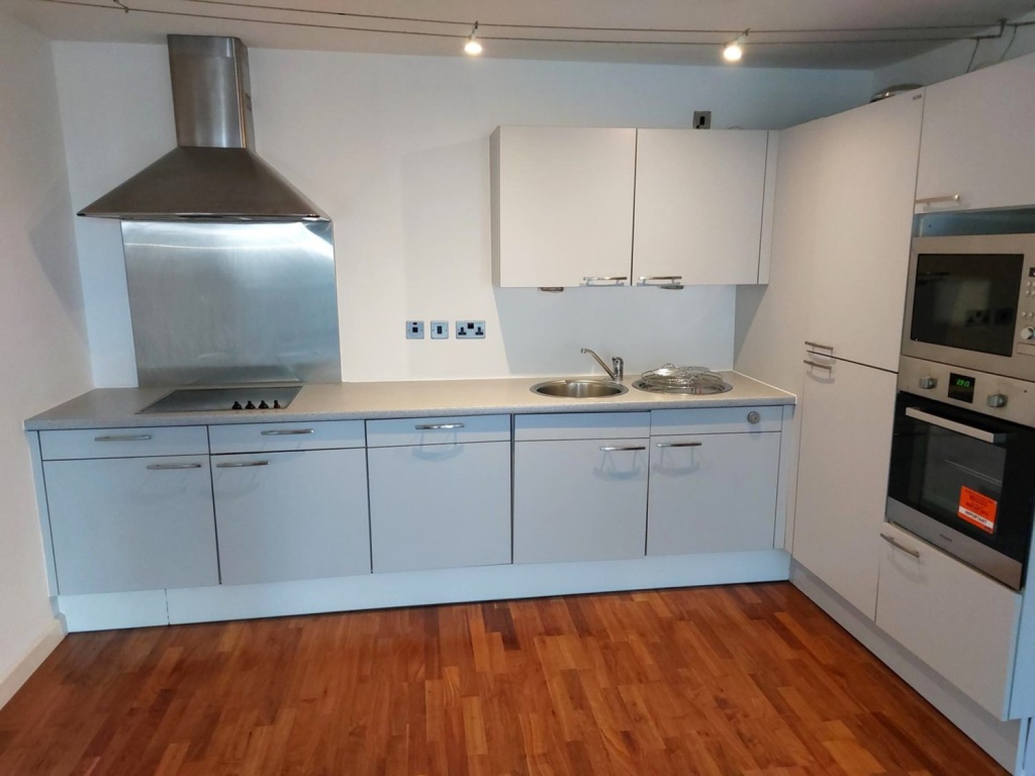 2 bedroom Flat in Cedar Court, The Radius, Prestwich