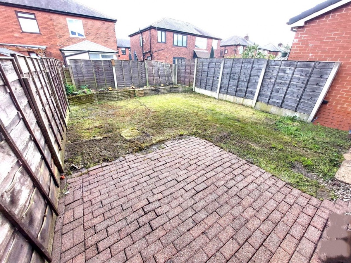 Wolstenholme Ave, Bury