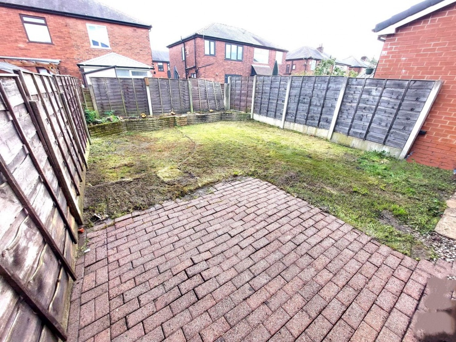 2 bedroom House in Wolstenholme Ave, Bury